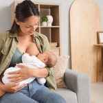 母乳與配方奶的營養差異：對寶寶健康的影響