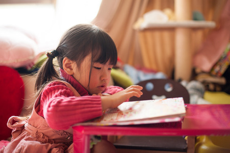 親子共讀如何促進幼兒語言發展？專家解析與實踐方法